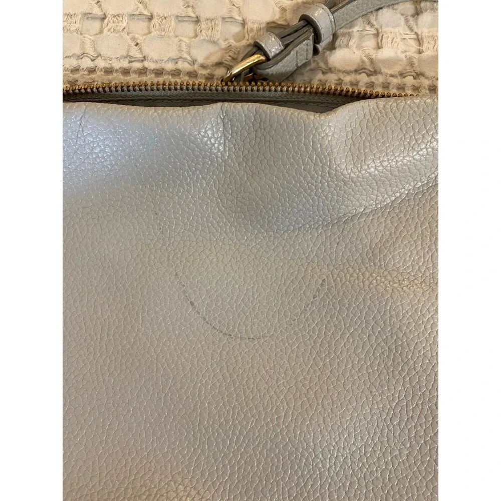 A New Day Light Gray Pebbled Crossbody Bag Gold Zip‎ Minimalist Travel Purse